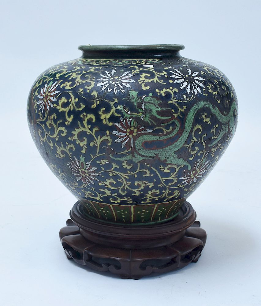 Appraisal: Large Chinese th C enamel decorated jar Large Chinese th