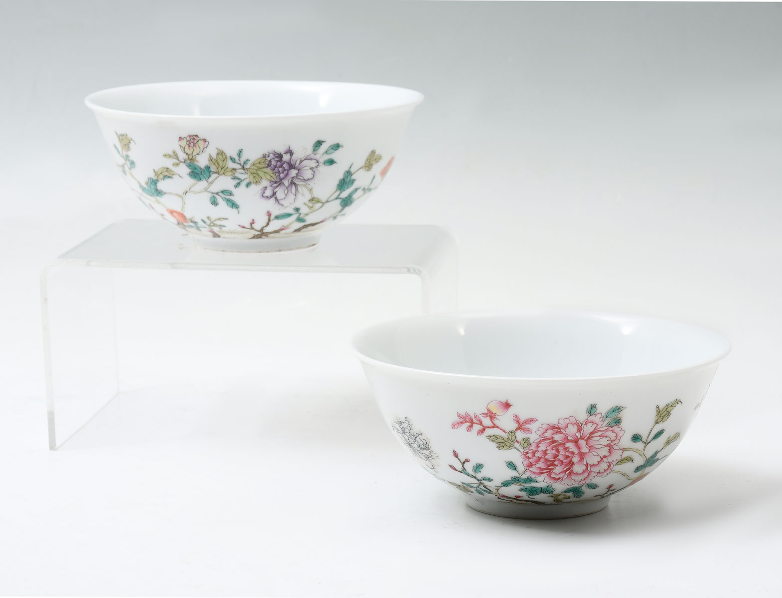 Appraisal: PAIR OF CHINESE FAMILLE ROSE PORCELAIN BOWLS Pair of Chinese