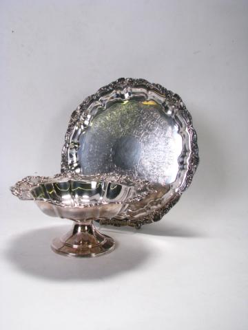 Appraisal: Silverplate serving bowl on pedestal-style base and electric serving tray