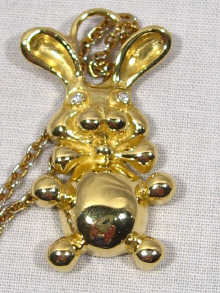 Appraisal: An carat gold pendant in the form of a rabbit