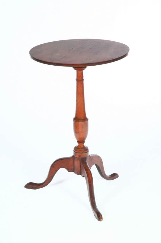 Appraisal: COUNTRY CHIPPENDALE CANDLESTAND American th century cherry with old finish