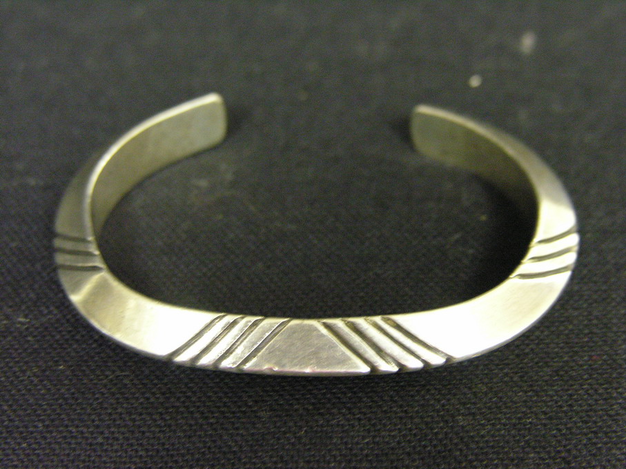 Appraisal: ART DECO STERLING BRACELET Marked Hand Made Sterling Weight troy