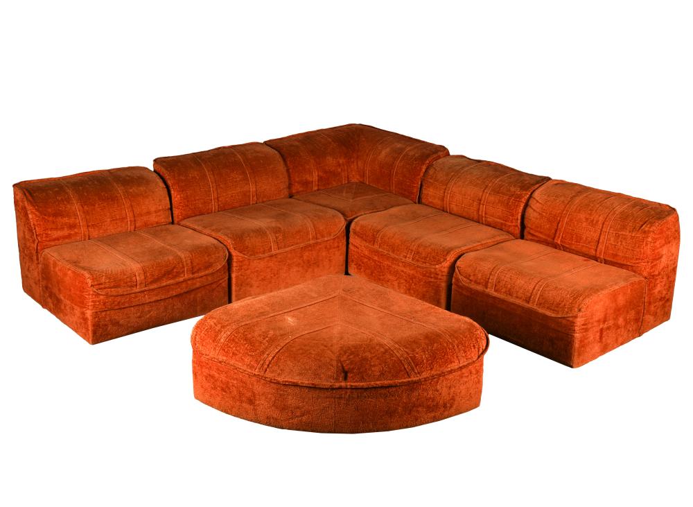 Appraisal: SIX-PIECE SECTIONAL SOFAmanufacturer unknown comprising armless sections each inches wide