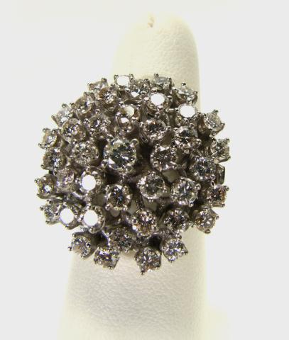 Appraisal: Beautiful lady's k white gold diamond cluster ring with approximately