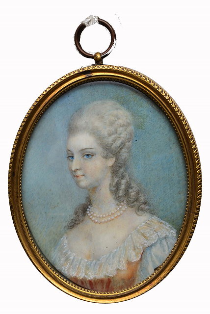 Appraisal: CONTINENTAL SCHOOL TH CENTURY Portrait miniature of a young lady