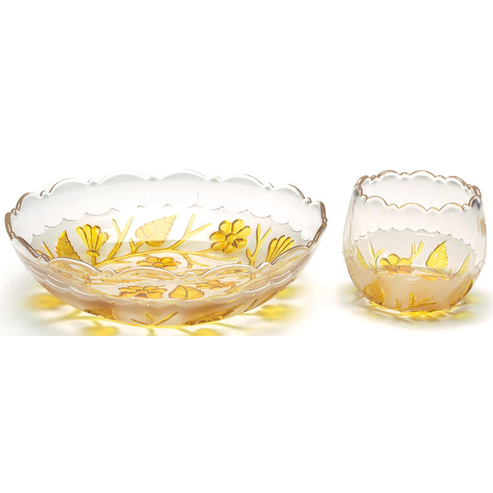 Appraisal: Hobbs bowl amber leaf and flowers on frosted glass dia