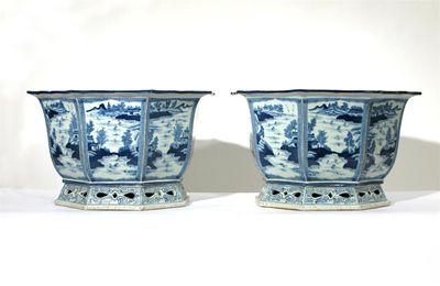 Appraisal: A large pair of Chinese blue and white octagonal section