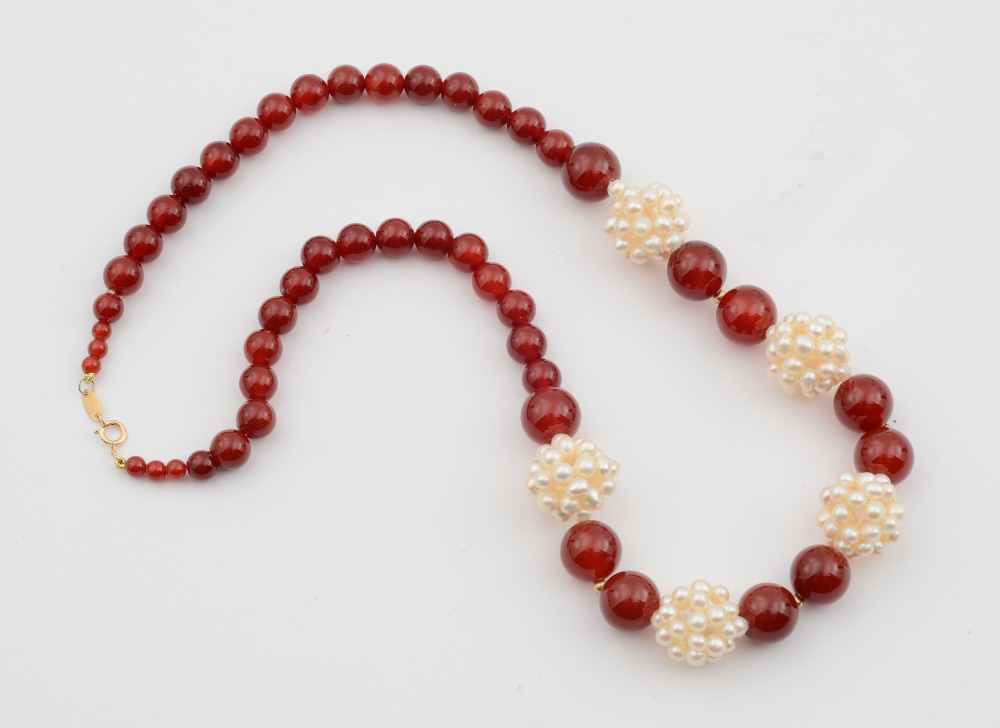 Appraisal: CARNELIAN PEARL BEAD NECKLACE Graduated carnelian beads measure - mm