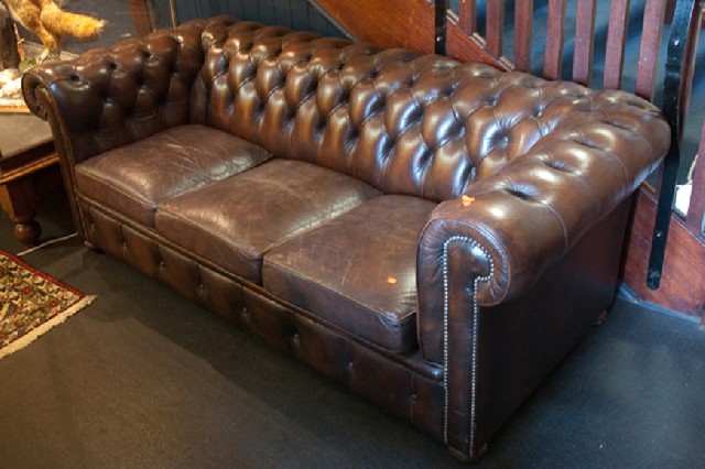 Appraisal: LEATHER CHESTERFIELD SEATER SETTEE