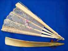 Appraisal: A lady's ivory and lace fan with hand painted flowers