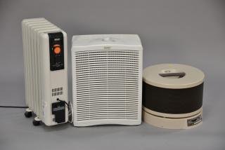 Appraisal: DeLonghi watt heater Kenmore air cleaner and Honeywell Enviracaire air