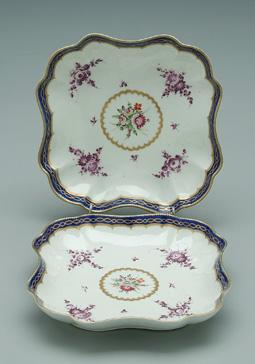 Appraisal: Pair Worcester serving dishes scalloped borders one marked with crescent