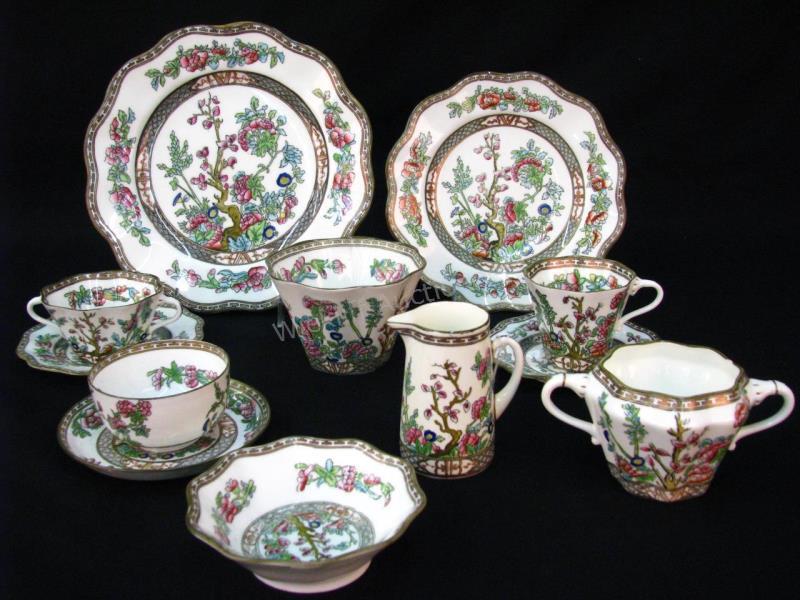 Appraisal: Set of Coalport Indian Tree Dinnerware approx pieces including dinner