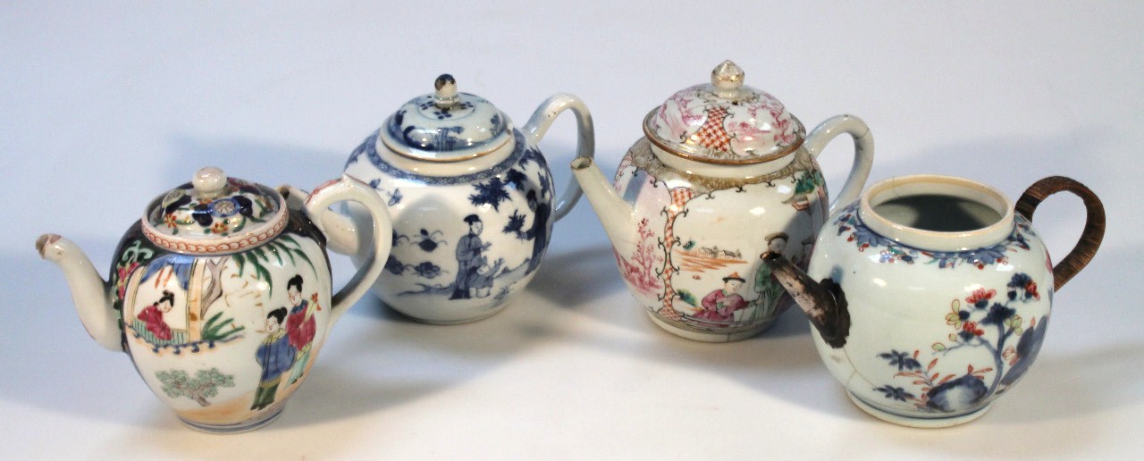 Appraisal: An thC Chinese export porcelain teapot with bulbous body plain