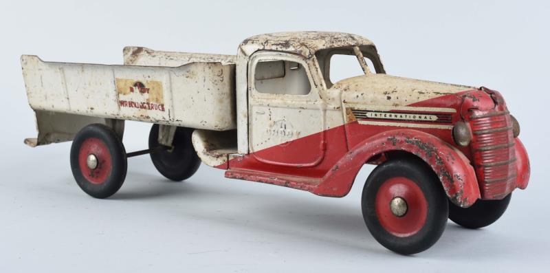 Appraisal: Buddy L Pressed Steel Wrecking Truck This Buddy L International