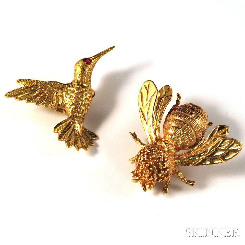 Appraisal: Two Gold Brooches a kt gold bee pin and an