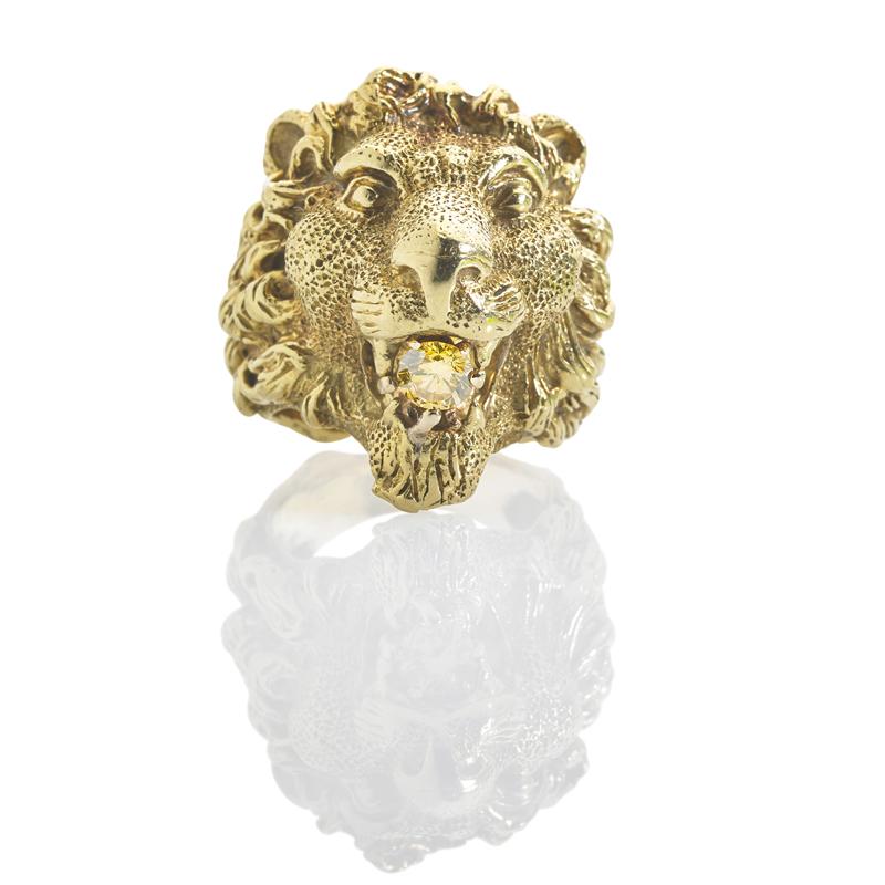 Appraisal: YELLOW DIAMOND K GOLD SCULPTURAL LION RING Condition Report SI