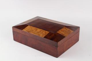 Appraisal: JEWELRY SEWING BOX th c Lady's Keepsake Box in mahogany