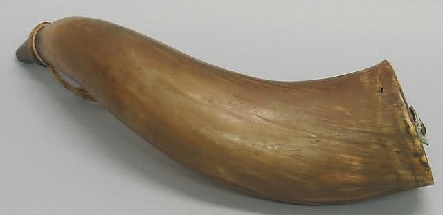 Appraisal: Powder horn measuring in length At bottom portion of horn