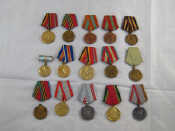 Appraisal: Fifteen Russian military and other medals and medallions