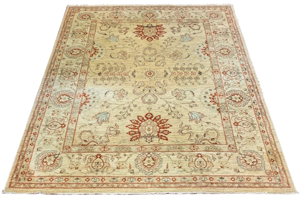 Appraisal: PESHAWAR OUSHAK FLORAL MOTIF RUG Peshawar Oushak hand-knotted rug with