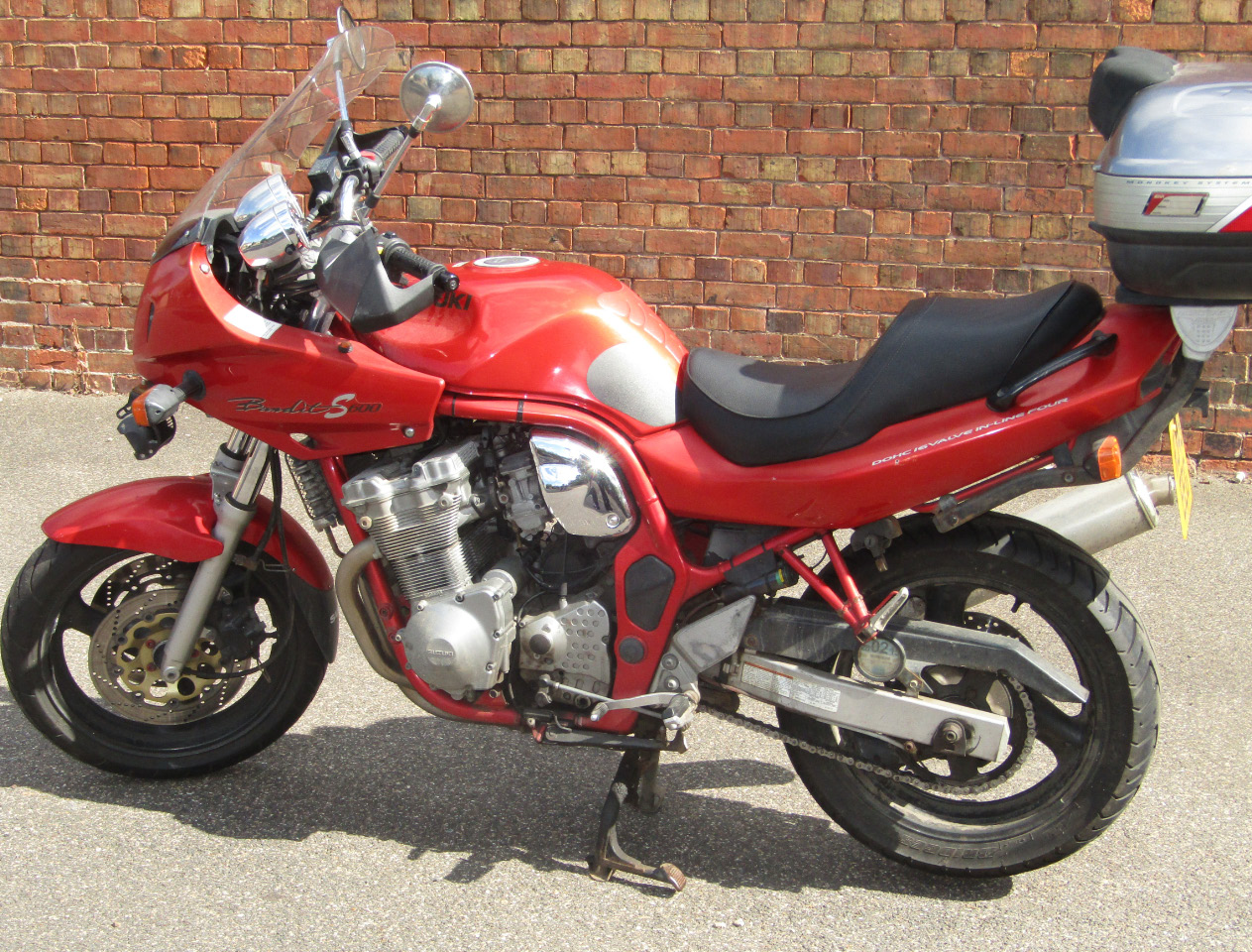 Appraisal: A Suzuki GSF Bandit motorcycle mileage recorded miles red To