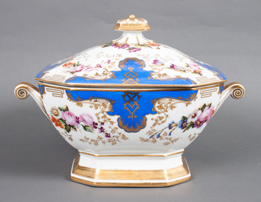 Appraisal: Porcelain de Paris soup tureen second quarter- th century floral