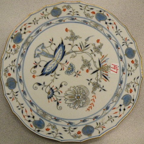 Appraisal: GERMAN MEISSEN PORCELAIN ROUND PLATTER in the Blue Onion pattern