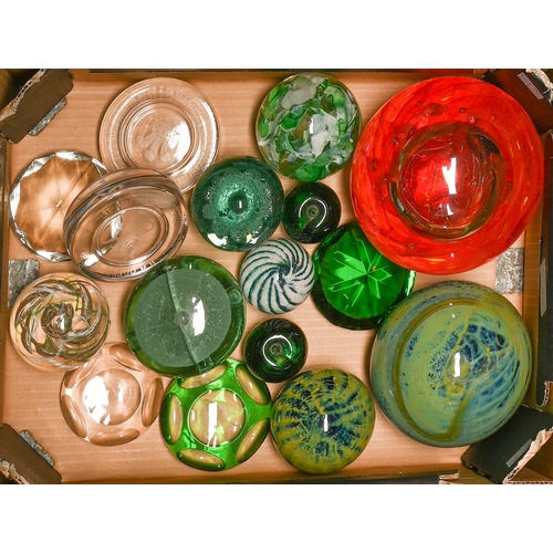 Appraisal: A collection of Victorian and later glass paperweights including several