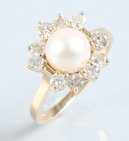 Appraisal: One lady's KY gold cultured pearl and diamond ring stamped