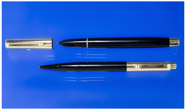 Appraisal: An Eversharp Fifth Avenue Full Size Pen and Pencil in