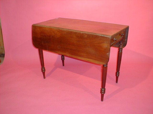 Appraisal: A Georgian mahogany Pembroke table