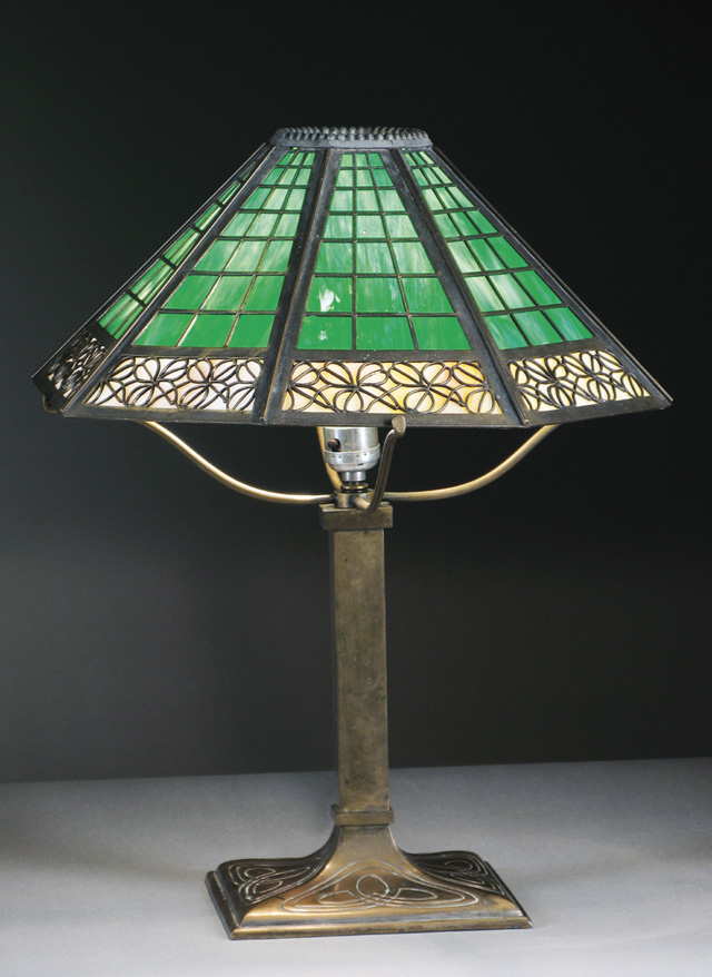 Appraisal: AMERICAN ART DECO TABLE LAMP c The -panel shade fitted