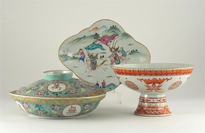 Appraisal: A Chinese famille rose bowl and cover with a six