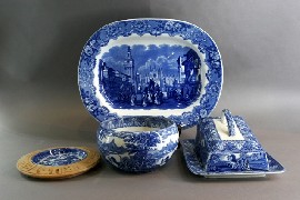 Appraisal: A blue and white serving bowl and a blue and