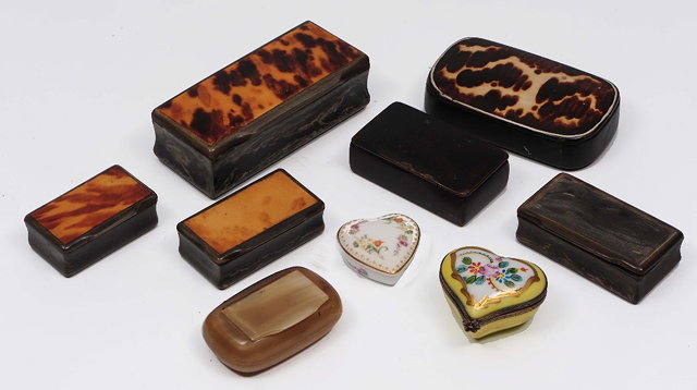 Appraisal: A collection of various snuff boxes th th Centuryincluding horn