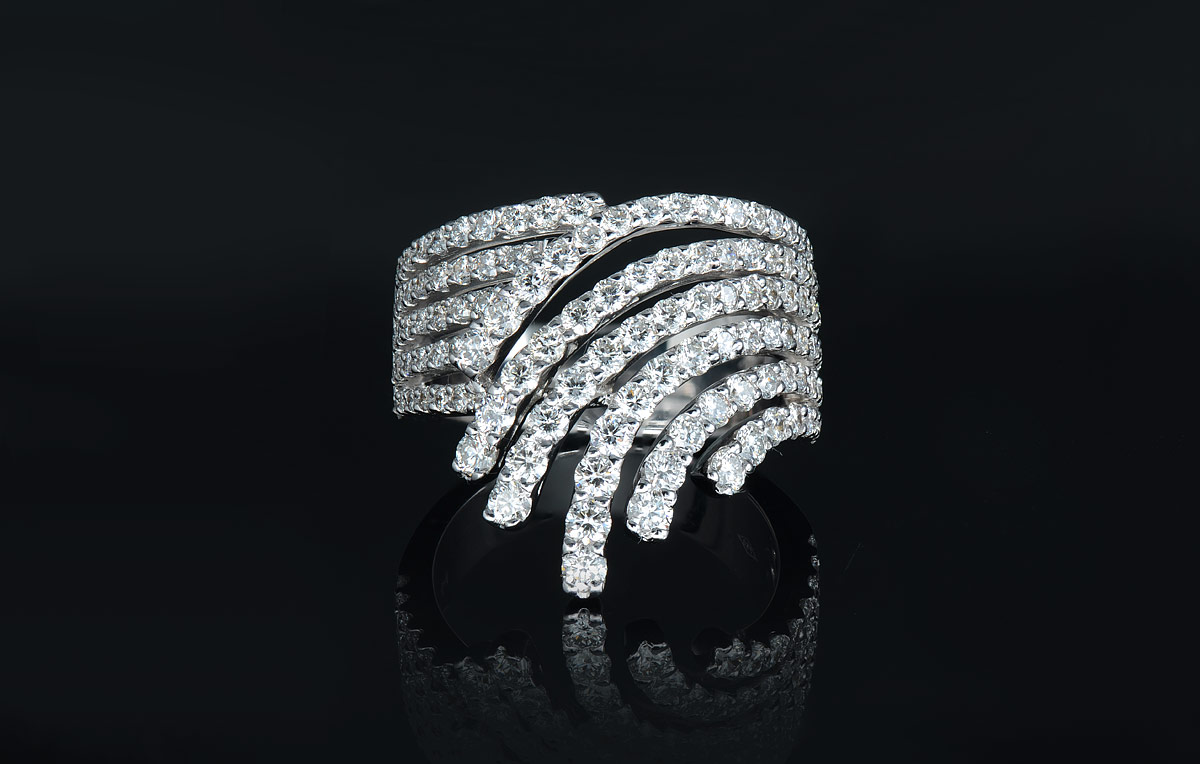 Appraisal: KT GOLD DIAMOND COCKTAIL RING K white gold ring set