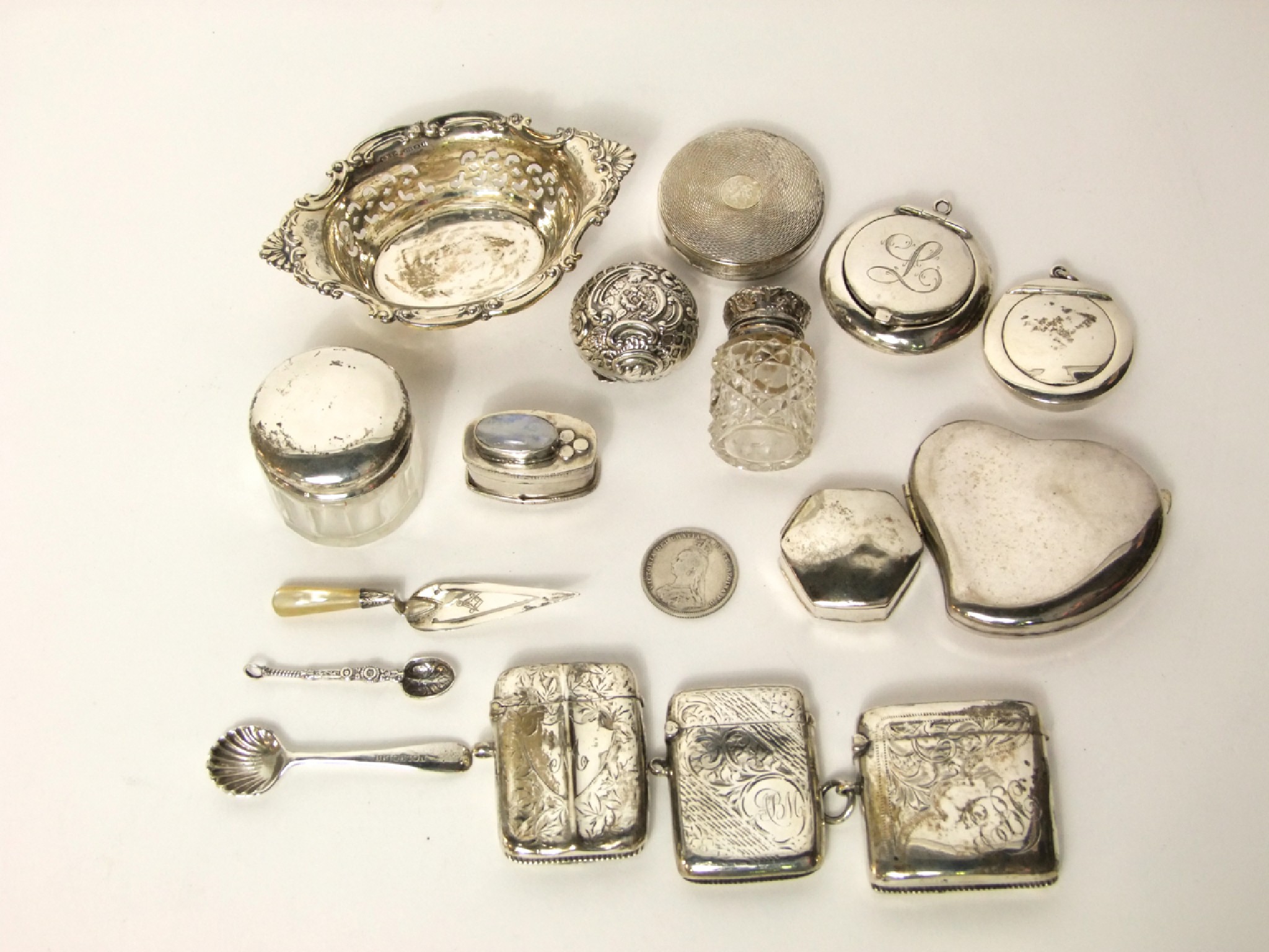 Appraisal: A miscellaneous collection of three silver vesta cases various makers