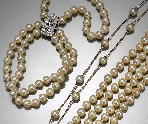 Appraisal: A collection of cultured pearl diamond k and k bicolor