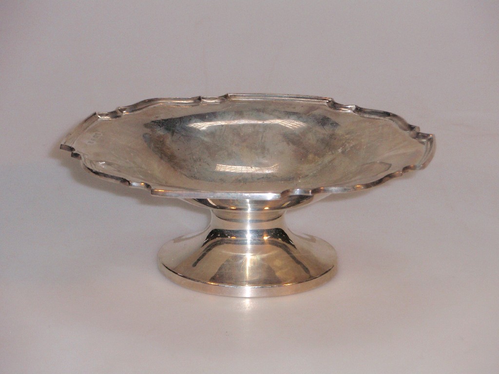 Appraisal: A mid thC silver pedestal dish with bracketed rim and