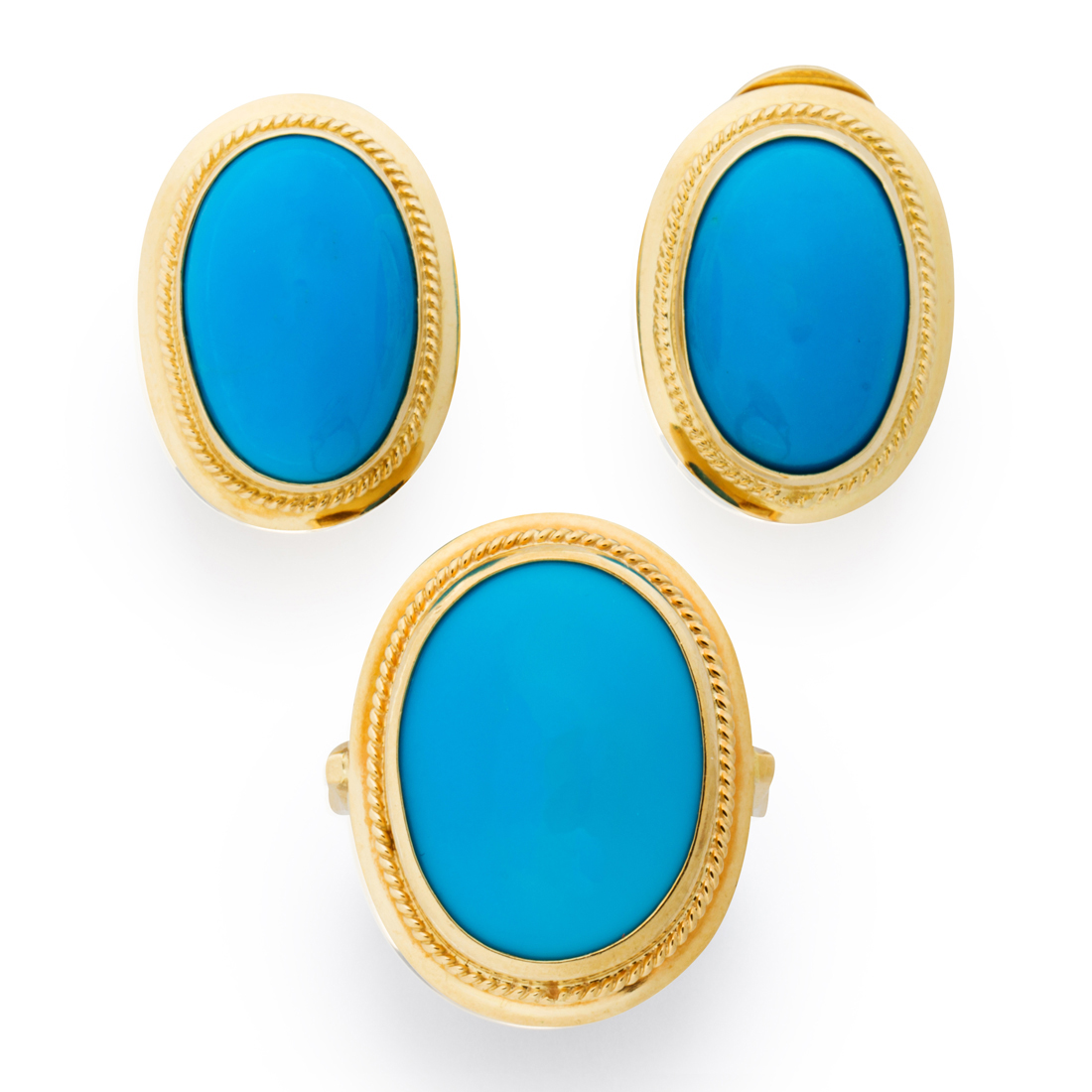 Appraisal: A TURQUOISE AND EIGHTEEN KARAT GOLD RING AND EARRINGS SUITE