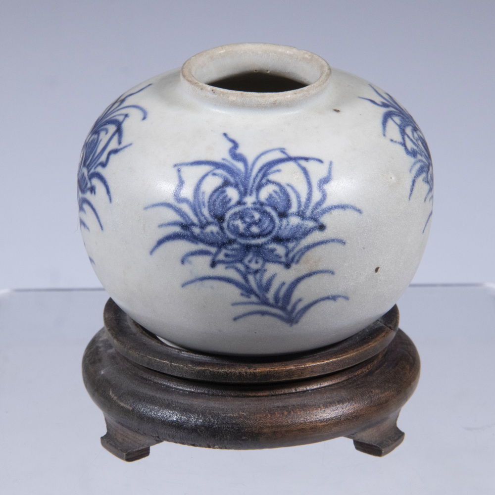 Appraisal: CHINESE PORCELAIN JAR Ming Style Blue White Small Bulbous Jar