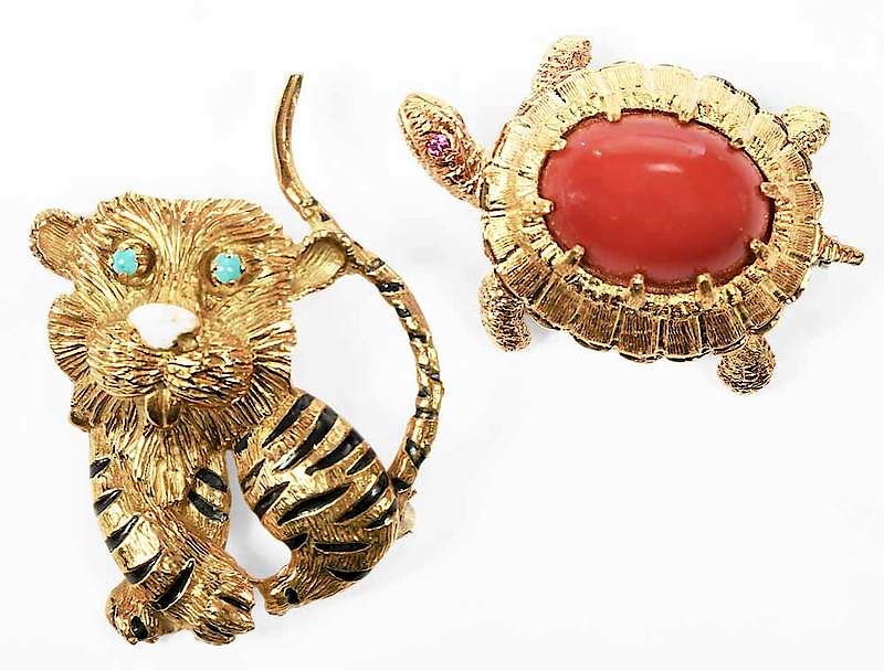 Appraisal: Two kt Animal Brooches tiger with turquoise enamel turtle with