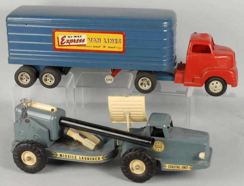 Appraisal: Lot of Pressed Steel Vehicle Toys Description American Includes Marx