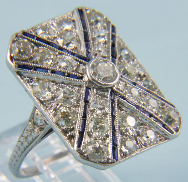 Appraisal: Ladies s diamond and sapphire ring in platinum setting diamonds