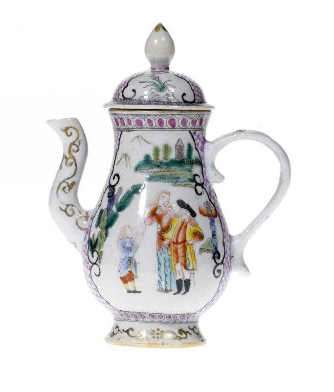 Appraisal: A CHINESE PORCELAIN CONDIMENT EWER AND COVER WITH EUROPEAN SUBJECT