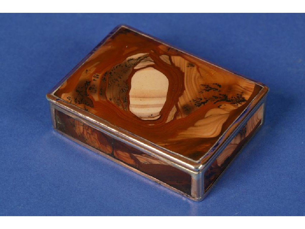 Appraisal: A GOLD-MOUNTED HARDSTONE SNUFF BOX of rectangular form the hinged