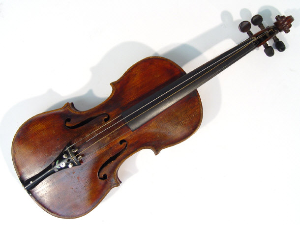 Appraisal: Old wooden violin and bow the violin with two piece