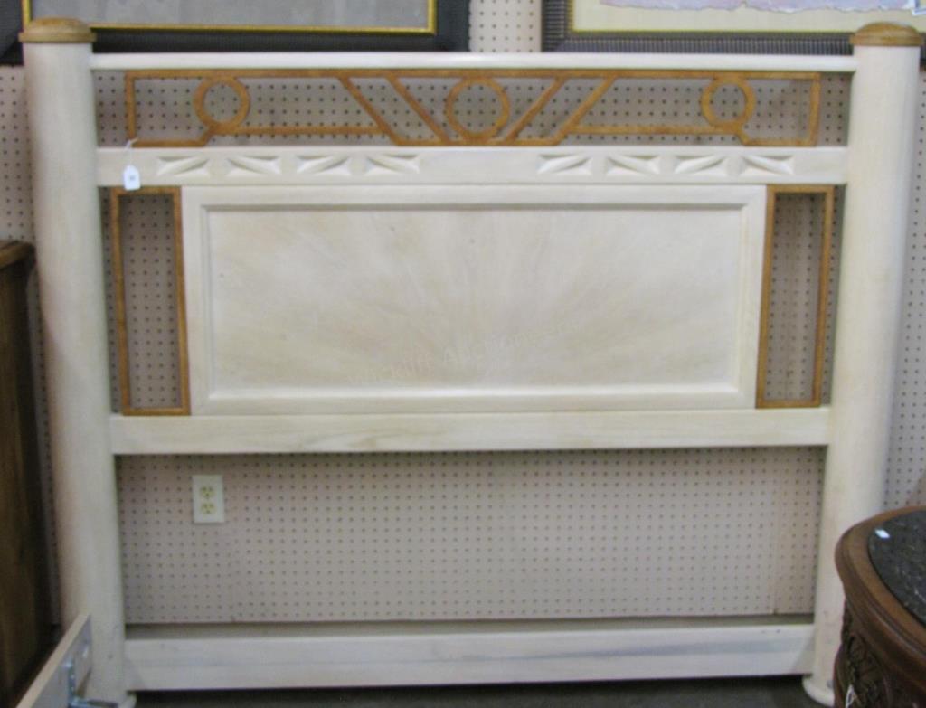 Appraisal: A queen size bed frame by Henredon transitional style with