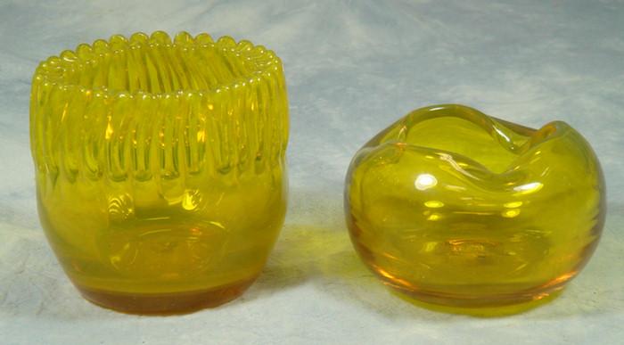 Appraisal: vaseline glass bowls crimped pinched borders tallest Estimate -